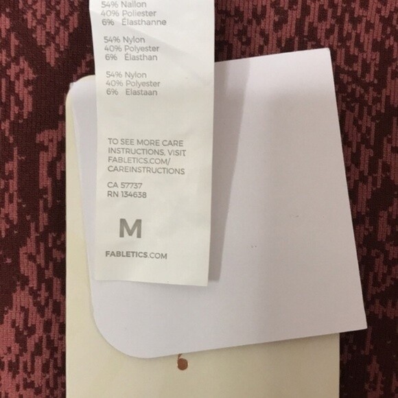 Fabletics Kamila Seamless Long-Sleeve athletic Top size medium - Picture 7 of 12